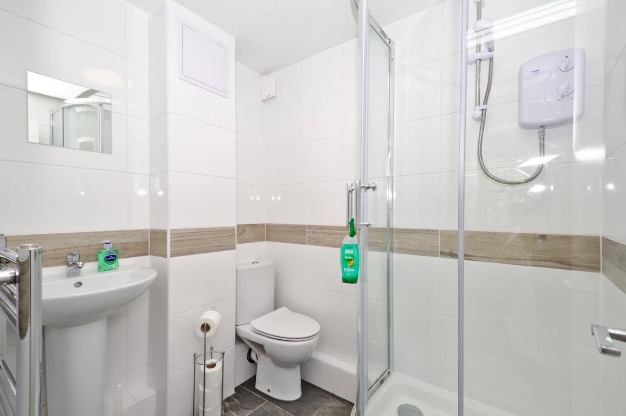 Harlinger Lodge Annexe Londen Buitenkant foto