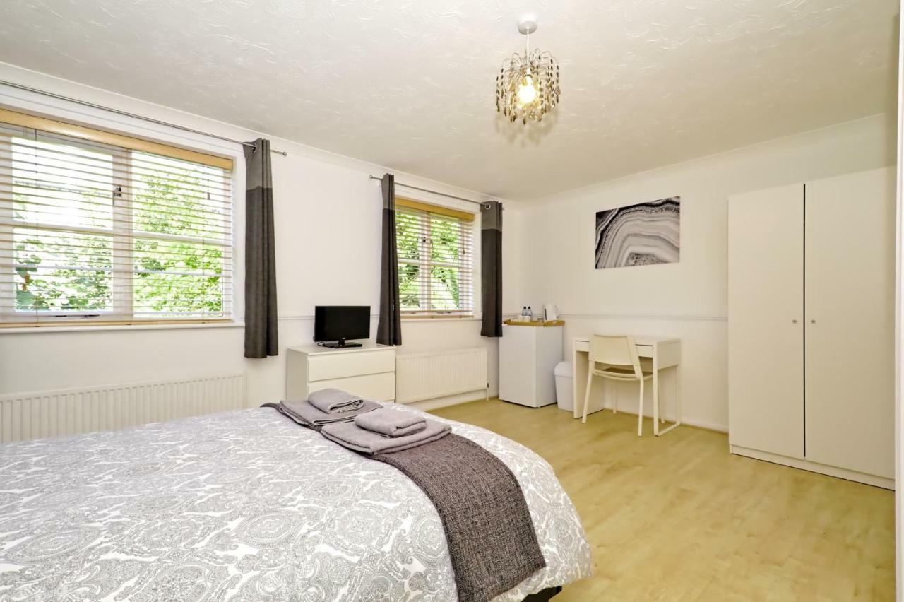 Harlinger Lodge Annexe Londen Buitenkant foto